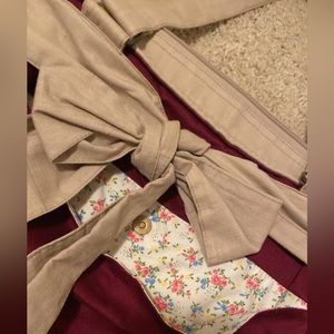 Sak Saum medium sized shoulder bag, maroon and linen colored